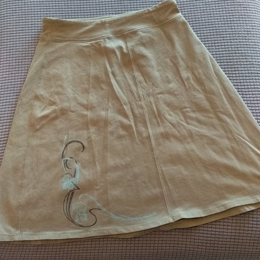 Ponte stretch skirt by Athleta with subtle design